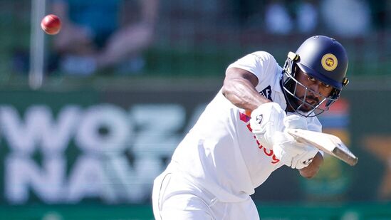 శ్రీలంక ఆటగాడు కమిందు మెండిస్ కూడా.. ఐసీసీ టెస్టు క్రికెటర్ ఆఫ్ ది ఇయర్ అవార్డుకు నామినేట్ అయ్యాడు. ఈ ఏడాది 9 టెస్టుల్లో 1,049 పరుగులు చేశాడు. ఈ సంవత్సరం అతడి సగటు ఏకంగా 74.92గా ఉంది. త్వరలోనే ఈ నలుగురిలో అవార్డు విజేతను ఐసీసీ ఖరారు చేయనుంది.&nbsp;