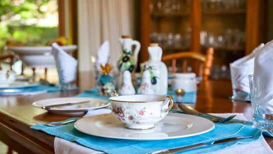 ఇంటికి అతిథులను ఆహ్వానించి వారితో ఆహారాన్ని పంచుకుని సంబరాలు చేసుకోండి.ఇది రాత్రి భోజనం కాబట్టి మసాలా ఆహారాలు లేదా పొట్టపై ప్రభావం చూపే ఆహారాలకు దూరంగా ఉండండి.దీనివల్ల మీరు ఆరోగ్యంగా ఉంటారు.ఇంటికి అతిథుల రాక మీకు సంతోషాన్ని కలిగిస్తుంది.&nbsp;