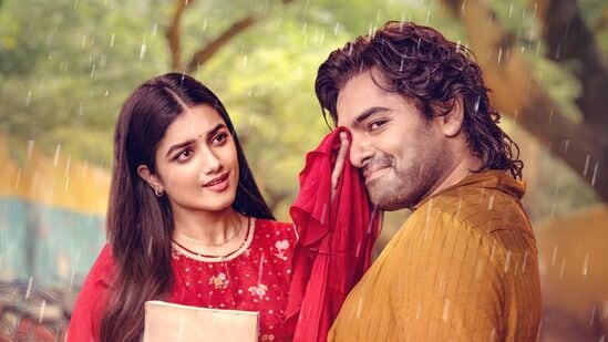 పీరియాడిక‌ల్ ల‌వ్‌స్టోరీగా తెర‌కెక్కుతోన్న ఈ మూవీలో మ‌హాల‌క్ష్మి పాత్ర‌లో భాగ్య‌శ్రీ బోర్సే న‌టిస్తోంది. కాలేజీ స్టూడెంట్‌గా ట్రెడిష‌న‌ల్ రోల్‌లో భాగ్య‌శ్రీ క‌నిపించ‌బోతున్న‌ది.&nbsp;