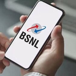 <p>BSNL రూ.2399 ప్లాన్ 425 రోజుల సర్వీస్ వాలిడిటీతో వస్తుంది. ఈ ప్లాన్‌లో 395 రోజుల పాటు అపరిమిత వాయిస్ కాలింగ్, 2 జీబీ రోజువారీ డేటా, రోజుకు 100 ఎస్ఎంఎస్‌లు వస్తాయి.</p>