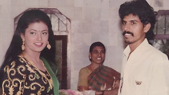 'ఐ లవ్ యూ' చెప్పడానికి ముందే దర్శకుడు సెల్వమణి రోజాను ఆమె ఇంట్లో కలుసుకుని తమ కుటుంబంలో మంచి వ్యక్తిగా పేరు సంపాదించుకున్నారు. అయితే సెల్వమణి, రోజాలు వేర్వేరు రాష్ట్రాలకు చెందిన వారు కావడంతో తమ లవ్ స్టోరీ దెబ్బతింటుందని మొదట్లో భావించారు.