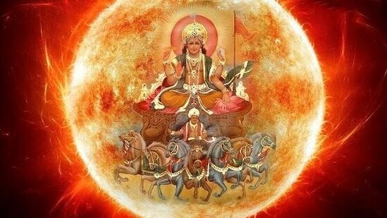 &nbsp;జనవరి 14న మకర సంక్రాంతి పండుగ. &nbsp;2025 మొదటి సూర్య సంచారం అనేక రాశులకు శుభదాయకంగా ఉండబోతోంది. &nbsp;మకర సంక్రాంతి రోజున అదృష్టం సూర్యుడిలా ప్రకాశించే మూడు రాశుల వారి గురించి ఇక్కడ తెలుసుకుందాం&nbsp;.