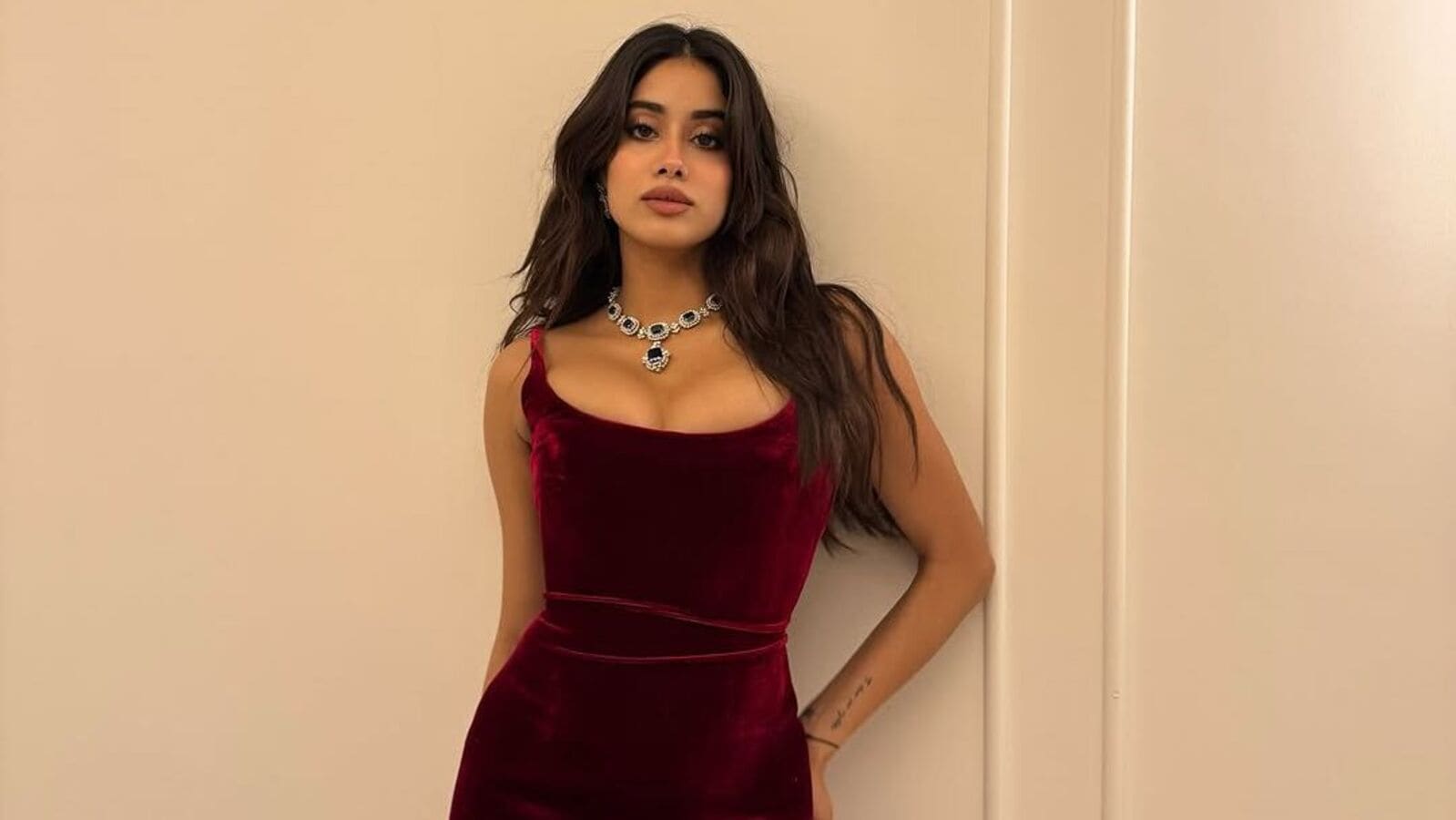 RGV on Janhvi: జాన్వీతో సినిమా తీసే ఉద్దేశమే లేదు.. నాకు తల్లి ఇష్టం.. కూతురు కాదు: ఆర్జీవీ కామెంట్స్