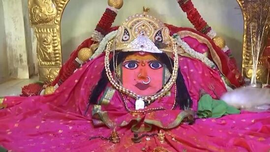 అతిపెద్ద ఆదివాసీ గిరిజన వేడుకైన కేస్లాపూర్‌ నాగోబా జాతర ఈ నెల 28 అర్ధరాత్రి మహాపూజతో ప్రారంభం కానుంది. ఆదివాసీ గిరిజన దర్బార్‌ ఈ నెల 31న జరగనుంది.&nbsp;
