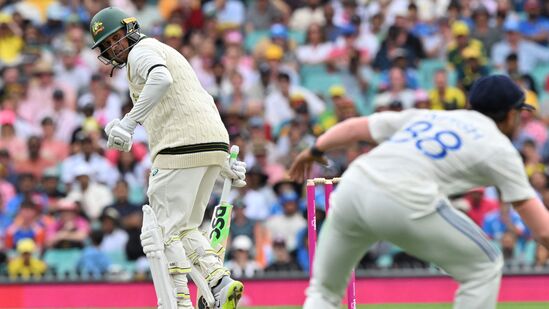 Ind vs Aus 5th Test Day 1: ఆస్ట్రేలియా తొలి ఇన్నింగ్స్ లో తొలి రోజు ఆట ముగిసే సమయానికి వికెట్ నష్టానికి 9 రన్స్ చేసింది. తొలి రోజు చివరి బంతికి ఓపెనర్ ఖవాజాను బుమ్రా ఔట్ చేశాడు.