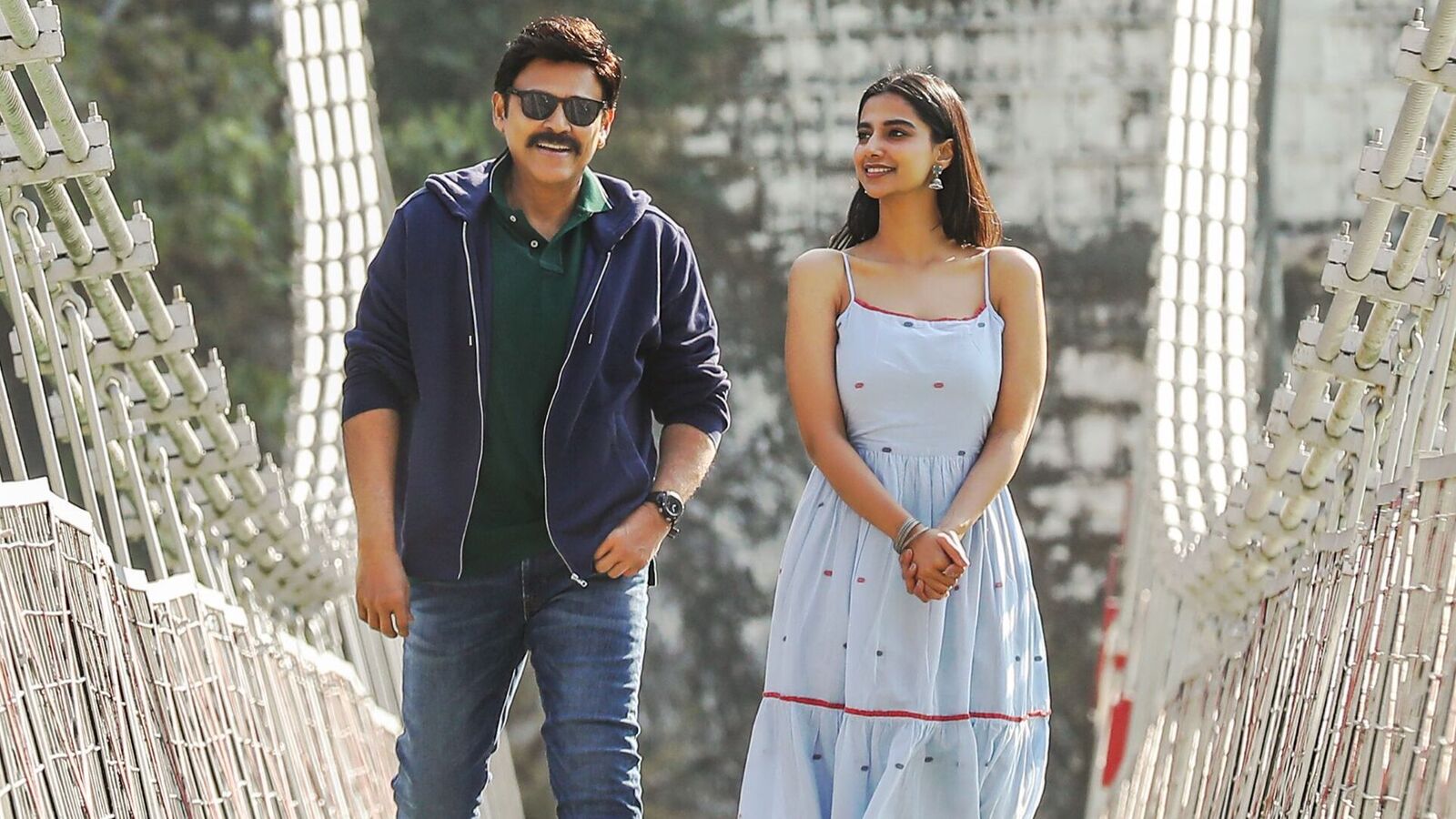 Telugu Cinema News Live January 4, 2025: Meenakshi Chaudhary: వెంకటేష్‌లో ఎప్పుడు ఒక ఆనందం కనిపిస్తుంటుంది.. హీరోయిన్ మీనాక్షి చౌదరి కామెంట్స్