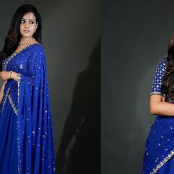 <p>వైష్ణ‌వి చైత‌న్య పుట్టిన‌రోజు సంద‌ర్భంగా శ‌నివారం ఆమె ఫ‌స్ట్ లుక్ పోస్ట‌ర్‌ను మేక‌ర్స్ రిలీజ్ చేశారు.&nbsp;</p>