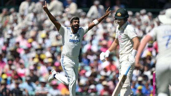 ఆస్ట్రేలియా గడ్డపై ఒక టెస్టు సిరీస్‍లో అత్యధిక వికెట్లు దక్కించుకున్న భారత బౌలర్‌గా బుమ్రా చరిత్ర సృష్టించాడు. భారత దిగ్గజం బిషన్ బేడీ పేరిట సుమారు 46 ఏళ్లుగా ఉన్న రికార్డును బద్దలుకొట్టాడు.&nbsp;