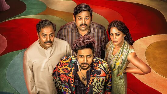 బిందుమాధ‌వి ప్ర‌ధాన పాత్ర‌లో డార్క్ చాక్లెట్ పేరుతో తెలుగులో ఓ మూవీ రాబోతోంది. ఈ సినిమాలో 35 చిన్న క‌థ కాదు ఫేమ్ విశ్వ‌దేవ్ రాచ‌కొండ హీరోగా న‌టిస్తోన్నాడు.&nbsp;