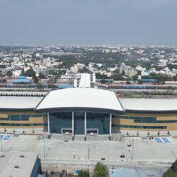 <p>చర్లపల్లి రైల్వే టెర్నినల్ ను రూ.413 కోట్ల అంచనా వ్యయంతో పునర్ నిర్మించారు. ఈ కొత్త టెర్మినల్ లో 25 జతల రైళ్లను నిర్వహించవచ్చు. చర్లపల్లి స్టేషన్ ఆధునిక సౌకర్యాలతో నిర్మించారు. వాహనాల పార్కింగ్ కు విశాలమైన సర్క్యులేటింగ్ ప్రాంతం, ప్రత్యేక బస్ బే ఉన్నాయి. ఈ స్టేషన్ నుంచి &nbsp;సంక్రాంతి ప్రత్యేక రైళ్లు నడపనున్నారు. కొత్త టెర్మినల్ అత్యాధునిక సౌకర్యాలు, కనెక్టివిటీ, ప్రయాణికుల సౌలభ్యం, సౌకర్యంపై దృష్టి సారించారు.</p>