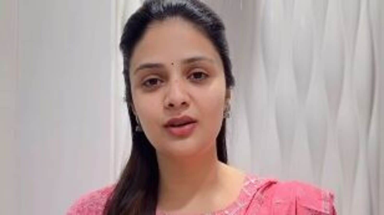 Sreemukhi Apology: పెద్ద మనసుతో క్షమించండి.. నేనూ హిందువునే.. జైశ్రీరామ్ అంటూ యాంకర్ శ్రీముఖి చేసిన వీడియో వైరల్