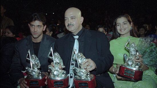  కహోనా ప్యార్ హై చిత్రం చేసి 25 ఏళ్ల అవుతోందంటే నమ్మలేకుండా ఉన్నానని హృతిక్ ఇటీవలే చెప్పారు. కహోనా ప్యార్ హై చిత్రం చేసి 25 ఏళ్ల అవుతోందంటే నమ్మలేకుండా ఉన్నానని హృతిక్ ఇటీవలే చెప్పారు. 