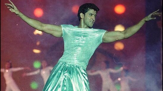 “ఇప్పటికీ పార్టీలు, ఈవెంట్లలో కహోనా ప్యార్ హై సినిమా పాటలు వింటుంటే ఫిల్మ్ మేకర్గా చాలా గర్వంగా అనిపిస్తుంది. హృతిక్ రోషన్ పుట్టిన రోజున ఈ సినిమా రీ-రిలీజ్ను సెలెబ్రేట్ చేయడాన్ని చూసేందుకు చాలా సంతోషంగా ఉన్నా” అని రాకేశ్ తెలిపారు. “ఇప్పటికీ పార్టీలు, ఈవెంట్లలో కహోనా ప్యార్ హై సినిమా పాటలు వింటుంటే ఫిల్మ్ మేకర్గా చాలా గర్వంగా అనిపిస్తుంది. హృతిక్ రోషన్ పుట్టిన రోజున ఈ సినిమా రీ-రిలీజ్ను సెలెబ్రేట్ చేయడాన్ని చూసేందుకు చాలా సంతోషంగా ఉన్నా” అని రాకేశ్ తెలిపారు. 