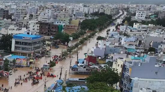 వరద ముంపు వల్ల నష్టపోయిన కటుంబాల ద్విచక్ర వాహనాలకు రూ.3 వేలు, ఆటోలకు రూ.10 వేలు సాయం చేయాలని రాష్ట్ర ప్రభుత్వం నిర్ణయం తీసుకుంది. ప్రభుత్వ నిర్ణయం పై ప్రజలు హర్షం వ్యక్తం చేస్తున్నారు.&nbsp;