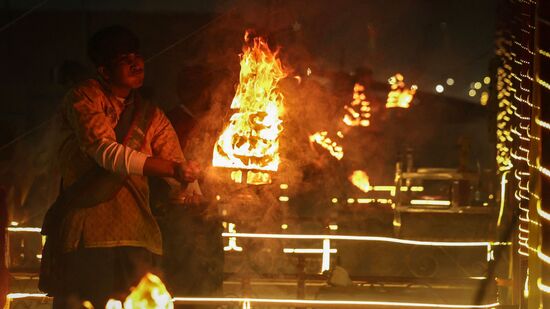 మహాకుంభ సమయంలో గంగ, యమన, సరస్వతి నదుల త్రివేణి సంగమంలో స్నానం చేస్తే పాపాలు తొలగిపోయి మోక్షం లభిస్తుందని నమ్ముతారు.&nbsp;