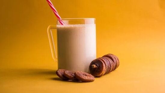 అంజీర్ పండు తినడం వల్ల శరీరానికి శక్తి సమకూరుతుంది