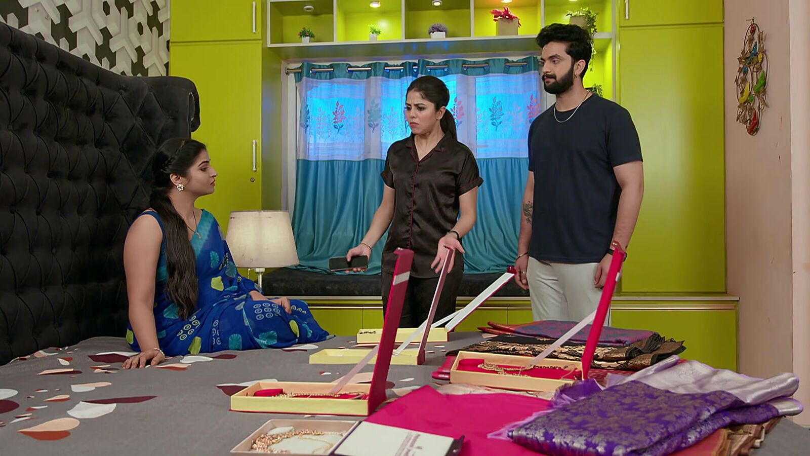 Brahmamudi January 13th Episode: కావ్య కంటే రుద్రాణి బెటర్- అత్త మాటలు నమ్మిన స్వప్న- బోసి మెడతో కళావతి- దొరికిపోతుందా?