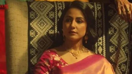 బుల్లితెర నటి హీనా ఖాన్ సినిమా రంగంలోకి అడుగుపెడుతున్న ఓటీటీ వెబ్ సిరీస్ గృహలక్ష్మి. వినోద ప్రపంచంతో పాటు ఓటీటీలోకి కూడా గ్రాండ్ రీఎంట్రీ ఇవ్వనుంది హీనా ఖాన్. హీనా ఖాన్ నటించిన క్రైమ్ థ్రిల్లర్ వెబ్ సిరీస్ గృహలక్ష్మి ఎపిక్ ఆన్ ఓటీటీలో జనవరి 16 నుంచి డిజిటల్ స్ట్రీమింగ్ కానుంది.&nbsp;
