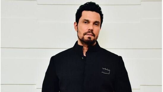 బాలీవుడ్ టాప్ యాక్టర్స్‌లలో రణదీప్ హుడా ఒకరు. అతను మంచి నటుడు మాత్రమే కాకుండా పోలో ఆటగాడిగా కూడా గుర్తింపు పొందారు.