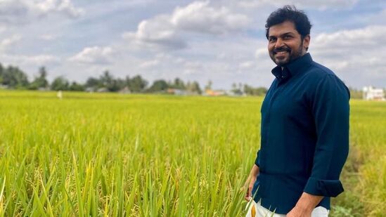 Sankranthi Celebrations: తమిళ స్టార్ హీరో కార్తీ కూడా ఓ పొలంలో నిల్చొని ఫొటోలకు పోజులిచ్చాడు. పొంగల్ ను అతడు తమిళ సాంప్రదాయంలో జరుపుకున్నాడు.