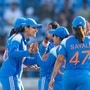 India Women Cricket Team: ఈ మ్యాచ్ లో మొదట బ్యాటింగ్ చేసిన భారత్ 5 వికెట్ల నష్టానికి 435 పరుగులు చేసింది. 50 ఓవర్ల ఫార్మాట్ లో భారత్ కు ఇదే అత్యధిక ఇన్నింగ్స్ స్కోరు. మహిళల వన్డే క్రికెట్ చరిత్రలో ఇది నాలుగో అత్యధిక స్కోరు. <p>India Women Cricket Team: ఈ మ్యాచ్ లో మొదట బ్యాటింగ్ చేసిన భారత్ 5 వికెట్ల నష్టానికి 435 పరుగులు చేసింది. 50 ఓవర్ల ఫార్మాట్ లో భారత్ కు ఇదే అత్యధిక ఇన్నింగ్స్ స్కోరు. మహిళల వన్డే క్రికెట్ చరిత్రలో ఇది నాలుగో అత్యధిక స్కోరు.</p>