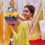 Sankranthi Celebrations: గతేడాది డిసెంబర్లోనే పెళ్లి చేసుకున్న కీర్తి సురేష్ తన భర్త ఆంటోనీ తాటిల్ తో కలిసి తన ఇంట్లో సంక్రాంతిని ఘనంగా సెలబ్రేట్ చేసుకుంది. <p>Sankranthi Celebrations: గతేడాది డిసెంబర్లోనే పెళ్లి చేసుకున్న కీర్తి సురేష్ తన భర్త ఆంటోనీ తాటిల్ తో కలిసి తన ఇంట్లో సంక్రాంతిని ఘనంగా సెలబ్రేట్ చేసుకుంది.</p>