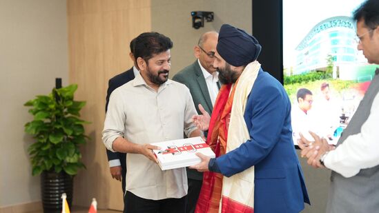 ఈ ఒప్పంద కార్యక్రమంలో ఐటీఈ సింగపూర్ అకడమిక్, అడ్మిన్ సర్వీసెస్ డిప్యూటీ డైరెక్టర్ పర్విందర్ సింగ్ , ఐటీఈ ఎడ్యుకేషన్ సర్వీసెస్ డిప్యూటీ డైరెక్టర్ ఫాబియన్ చియాంగ్ తో పాటు ఇతర అధికారులు పాల్గొన్నారు. తెలంగాణ ప్రభుత్వ ఆహ్వానం మేరకు ఐటీఈ ప్రతినిధి బృందం త్వరలోనే హైదరాబాద్‌లో పర్యటించనుంది.&nbsp;