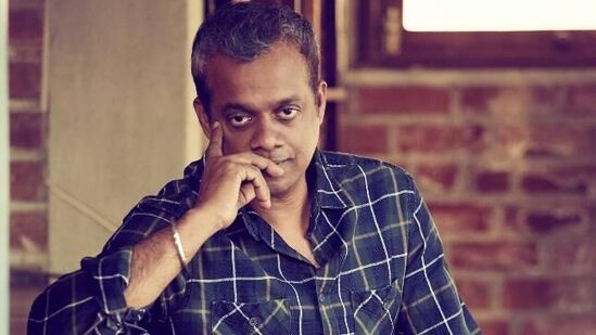 "నాకు బాధ కలిగించే విషయం ఏమిటంటే కాఖా కాఖా, వారణం ఆయిరం అనే రెండు మంచి సినిమాలు ఇచ్చిన దర్శకుడిని ఆయన నన్ను నమ్మలేదు. నా కోసం చేయమని కూడా అడగలేదు. ఆ సినిమాను నేనే నిర్మించాను. ఆసినిమాకి నేనే దర్శకత్వం వహించబోతున్నాను. ఆ సినిమాకు నష్టం వచ్చినా అది నా దగ్గరకు వస్తుంది. ఆయనకు ఎలాంటి రిస్క్ లేదు. సినిమా ఫెయిల్ అయితే అది నాకు పెద్ద నష్టం. మరెవరైనా ఇలా చేసి ఉంటే ఒప్పుకునేవాడిని. కానీ, సూర్య అలా చేశాడు. అదే నేను తీసుకోలేకపోతున్నాను" అని గౌతమ్ వాసుదేవ్ మీనన్ తన బాధను చెప్పుకున్నారు.&nbsp;&nbsp;
