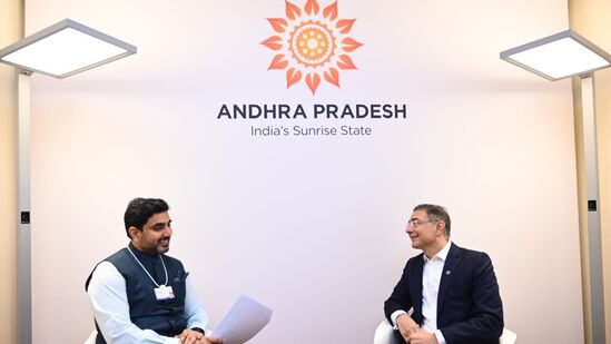 టెమాసెక్ హోల్డింగ్స్‌లో ఇండియా స్ట్రాటజిక్ ఇనిషియేటివ్ హెడ్ రవి లాంబాతో మంత్రి నారా లోకేశ్ సమావేశం అయ్యారు. టెమాసెక్ హోల్డింగ్స్ అనుబంధ సంస్థ అయిన కాపిటా ల్యాండ్ ఏపీలో ఇండస్ట్రియల్ పార్కులు, డేటా సెంటర్లలో పెట్టుబడి పెట్టడాన్ని పరగణించాలని కోరారు. REIT మోడల్ కింద ఆంధ్రప్రదేశ్‌లోని పారిశ్రామిక క్లస్టర్‌లలో మౌలిక సదుపాయాలను అభివృద్ధి చేయాలని, అలాగే విశాఖపట్నం, తిరుపతిలో వాణిజ్య స్థలాలను ఏర్పాటు చేయాలని లోకేశ్ ప్రతిపాదించారు.&nbsp;