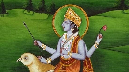 ధనుస్సు రాశి : ఈ రాశి వారికి రాహు రాశిచక్రం మారడం వల్ల వారి కుటుంబ జీవితంలో ప్రేమ పెరుగుతుంది. ఆ వ్యక్తి వైవాహిక జీవితం సంతోషంగా ఉంటుంది. అవివాహితులు వివాహం చేసుకోవచ్చు. ఆ వ్యక్తికి సంబంధించిన అనేక ఆందోళనలు తొలగుతాయి. అతను అనేక శుభవార్తలు వింటారు. ఆ వ్యక్తికి సొంత ఇల్లు కూడా ఉండే అవకాశం ఉంది. ఆరోగ్య ప్రయోజనాలు ఉండవచ్చు. &nbsp;