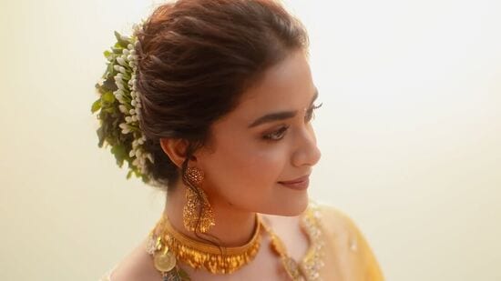 Keerthy Suresh Photos: తాజా వెడ్డింగ్ ఫొటోల్లో కీర్తి చాలా అందంగా కనిపించింది.