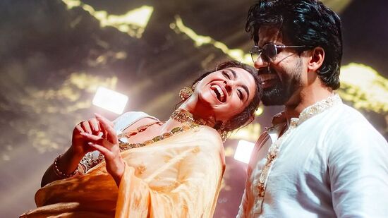 Keerthy Suresh Photos: ఈ జంట సంగీత్ సందర్భంగా కూడా డ్యాన్స్ చేస్తూ జాలీగా గడిపింది