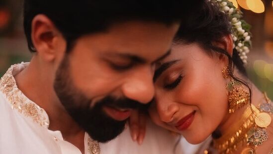 Keerthy Suresh Photos: ఆంటోనీ తాటిల్ తో కీర్తి ఇలా..
