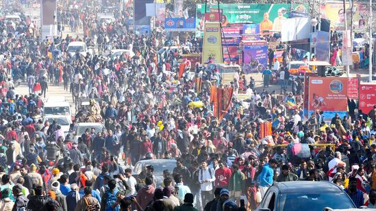 ప్రతిచోటా రద్దీ..