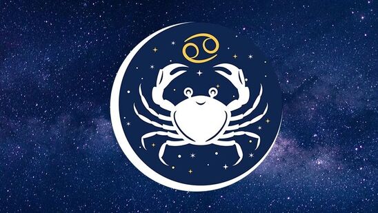 కర్కాటకం : కర్కాటక రాశి వారికి రేపు కొత్తగా ఏదైనా చేసే రోజు. మీ కొత్త ప్రయత్నాలు కొన్ని ఫలిస్తాయి,ఒంటరిగా ఉన్నవారు వారి భాగస్వామిని కలుసుకుంటారు. మీరు మీ పనిని చేయడంలో కొన్ని ఇబ్బందులు ఎదుర్కొంటారు, కానీ ఆ పనులు ఖచ్చితంగా పూర్తవుతాయి. సామాజిక కార్యక్రమాల్లో చురుకుగా పాల్గొంటారు. దానధర్మాల పట్ల కూడా మీకు చాలా ఆసక్తి ఉంటుంది. కర్కాటకం : కర్కాటక రాశి వారికి రేపు కొత్తగా ఏదైనా చేసే రోజు. మీ కొత్త ప్రయత్నాలు కొన్ని ఫలిస్తాయి,ఒంటరిగా ఉన్నవారు వారి భాగస్వామిని కలుసుకుంటారు. మీరు మీ పనిని చేయడంలో కొన్ని ఇబ్బందులు ఎదుర్కొంటారు, కానీ ఆ పనులు ఖచ్చితంగా పూర్తవుతాయి. సామాజిక కార్యక్రమాల్లో చురుకుగా పాల్గొంటారు. దానధర్మాల పట్ల కూడా మీకు చాలా ఆసక్తి ఉంటుంది.