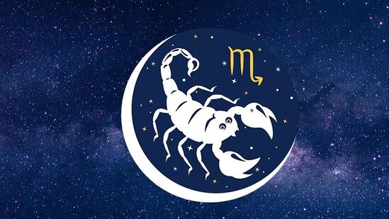 వృశ్చిక రాశి: ఈ రాశిలో జన్మించిన వారికి రేపు మిశ్రమ రోజుగా ఉంటుంది. మీ విశ్వాసం పరిపూర్ణమవుతుంది. వ్యాపారంలో మీ ఖ్యాతి ప్రతిచోటా వ్యాపిస్తుంది. మీరు మీ వ్యాపారంలో ఎవరినైనా భాగస్వామిగా చేసుకోవచ్చు. మీరు మీ పనిపై పూర్తి శ్రద్ధ పెట్టాలి. కొత్తగా ఏదైనా ప్రయత్నించడం వల్ల ప్రయోజనం ఉంటుంది. మీ పిల్లల నుండి మీరు కొన్ని శుభవార్తలు వినవచ్చు. వృశ్చిక రాశి: ఈ రాశిలో జన్మించిన వారికి రేపు మిశ్రమ రోజుగా ఉంటుంది. మీ విశ్వాసం పరిపూర్ణమవుతుంది. వ్యాపారంలో మీ ఖ్యాతి ప్రతిచోటా వ్యాపిస్తుంది. మీరు మీ వ్యాపారంలో ఎవరినైనా భాగస్వామిగా చేసుకోవచ్చు. మీరు మీ పనిపై పూర్తి శ్రద్ధ పెట్టాలి. కొత్తగా ఏదైనా ప్రయత్నించడం వల్ల ప్రయోజనం ఉంటుంది. మీ పిల్లల నుండి మీరు కొన్ని శుభవార్తలు వినవచ్చు.