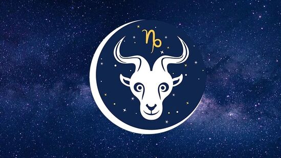 మకర రాశి : ఈ రాశి వారికి రేపు తీరికలేని రోజు. కుటుంబ సమస్యలను నిర్లక్ష్యం చేయకండి. మీ జీవిత భాగస్వామి మీ గురించి చెడుగా కనుగొనవచ్చు. మీరు మీ పనిపై పూర్తి శ్రద్ధ వహించాలి. వాహనాలను జాగ్రత్తగా వాడండి. మీ పెద్దల నుండి మీకు పూర్తి మద్దతు లభిస్తుంది. మీరు ఏదైనా పని కోసం అకస్మాత్తుగా ప్రయాణించవలసి ఉంటుంది. కుటుంబ సభ్యుల వివాహానికి భరోసా లభిస్తుంది. మకర రాశి : ఈ రాశి వారికి రేపు తీరికలేని రోజు. కుటుంబ సమస్యలను నిర్లక్ష్యం చేయకండి. మీ జీవిత భాగస్వామి మీ గురించి చెడుగా కనుగొనవచ్చు. మీరు మీ పనిపై పూర్తి శ్రద్ధ వహించాలి. వాహనాలను జాగ్రత్తగా వాడండి. మీ పెద్దల నుండి మీకు పూర్తి మద్దతు లభిస్తుంది. మీరు ఏదైనా పని కోసం అకస్మాత్తుగా ప్రయాణించవలసి ఉంటుంది. కుటుంబ సభ్యుల వివాహానికి భరోసా లభిస్తుంది.