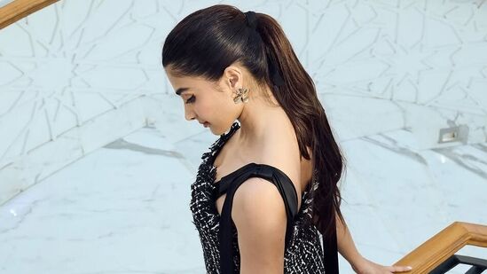 Pooja Hegde Romantic Photos: పూజా హెగ్డే ఈ ఏడాది రెండు తమిళ, మరో రెండు హిందీ సినిమాల్లో కనిపించబోతోంది. Pooja Hegde Romantic Photos: పూజా హెగ్డే ఈ ఏడాది రెండు తమిళ, మరో రెండు హిందీ సినిమాల్లో కనిపించబోతోంది.