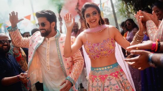 Keerthy Suresh Photos: కీర్తి సురేష్ గురువారం (జనవరి 30) కూడా తన పెళ్లికి సంబంధించిన కొన్ని ఫొటోలను ఇన్‌స్టాగ్రామ్ లో షేర్ చేసింది.