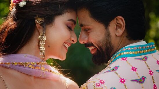 Keerthy Suresh Photos: గత వారం తనలోని మలయాళ కుట్టి కోసం అంటూ ఫొటోలు షేర్ చేసిన ఆమె.. ఈసారి తనలోని తమిళ పెళ్లి కూతురు కోసం అంటూ మరిన్ని ఫొటోలను పోస్ట్ చేసింది.