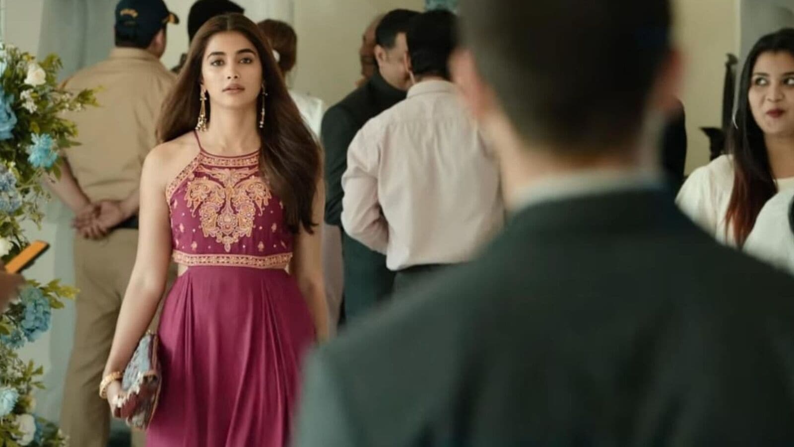 Deva First Review దేవా ఫస్ట్ రివ్యూ- పూజా హెగ్డే బాలీవుడ్ మూవీ టాక్ అదుర్స్, క్లైమాక్స్ అలా- బుట్టబొమ్మకు హిట్ పడినట్టే!