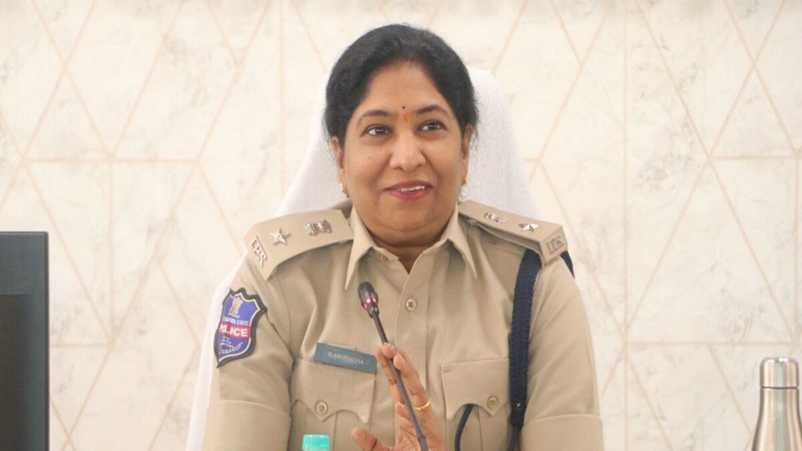 TG Mlc Elections : అమల్లోకి ఎమ్మెల్సీ ఎన్నికల కోడ్, లైసెన్స్ తుపాకులు డిపాజిట్ చేయాలి- సిద్దిపేట సీపీ