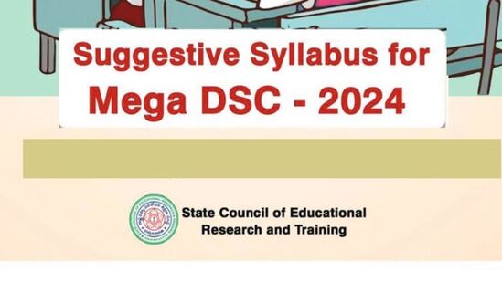 ఏపీలో త్వరలోనే మెగా డీఎస్సీ నోటిఫికేషన్ ప్రకటన జారీ కానుంది. మొత్తం 16 వేల 347 టీచర్ పోస్టుల భర్తీకి డీఎస్సీ ప్రకటన ఇవ్వనున్నారు. ఇదే విషయంపై తాజాగా రాష్ట్ర ముఖ్యమంత్రి చంద్రబాబు కీలక ప్రకటన చేశారు.&nbsp;
