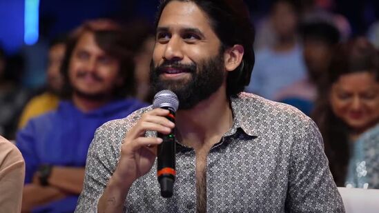 శోభిత ఫొటోను చూసి.. “బుజ్జితల్లి వచ్చేస్తున్నా కదే.. కాస్త నవ్వే” అంటూ డైలాగ్ చెప్పారు నాగచైతన్య. తండేల్ మూవీలో బుజ్జితల్లి పాత్ర పోషించారు సాయిపల్లవి.