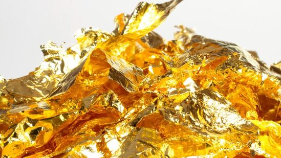 శరీరంలో కణాలు సరిగా పనిచేయడానికి, శరీరానికి కావాల్సిన పోషకాలు అందించడానికి, అదనంగా ఉన్న కల్మషాలను తొలగించడానికి కణాల చుట్టూ ఉండే పొరల రక్షణకు కొవ్వు పదార్ధాల అవసరం ఉంది.&nbsp;