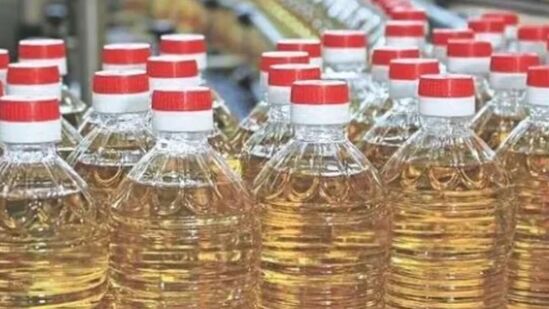 ఒమెగా 6, ఒమెగా 3 &nbsp;అని పిలిచే &nbsp;ముఖ్యమైన కొవ్వు పదార్ధాలు 3:1 నిష్పత్తిలో ఉన్నపుడు ఆరోగ్యంగా ఉంటాము. రిఫైండ్ ఆయిల్స్‌లో ఒమెగా 3 కంటే ఒమెగా 6 అధికంగా ఉంటుంది. రిఫైండ్ చేసిన వేరుశనగ, &nbsp;సన్‌ ఫ్లవర్‌ నూనెల్లో &nbsp;శరీరానికి హాని చేసే గుణాలు ఉంటాయి.&nbsp;