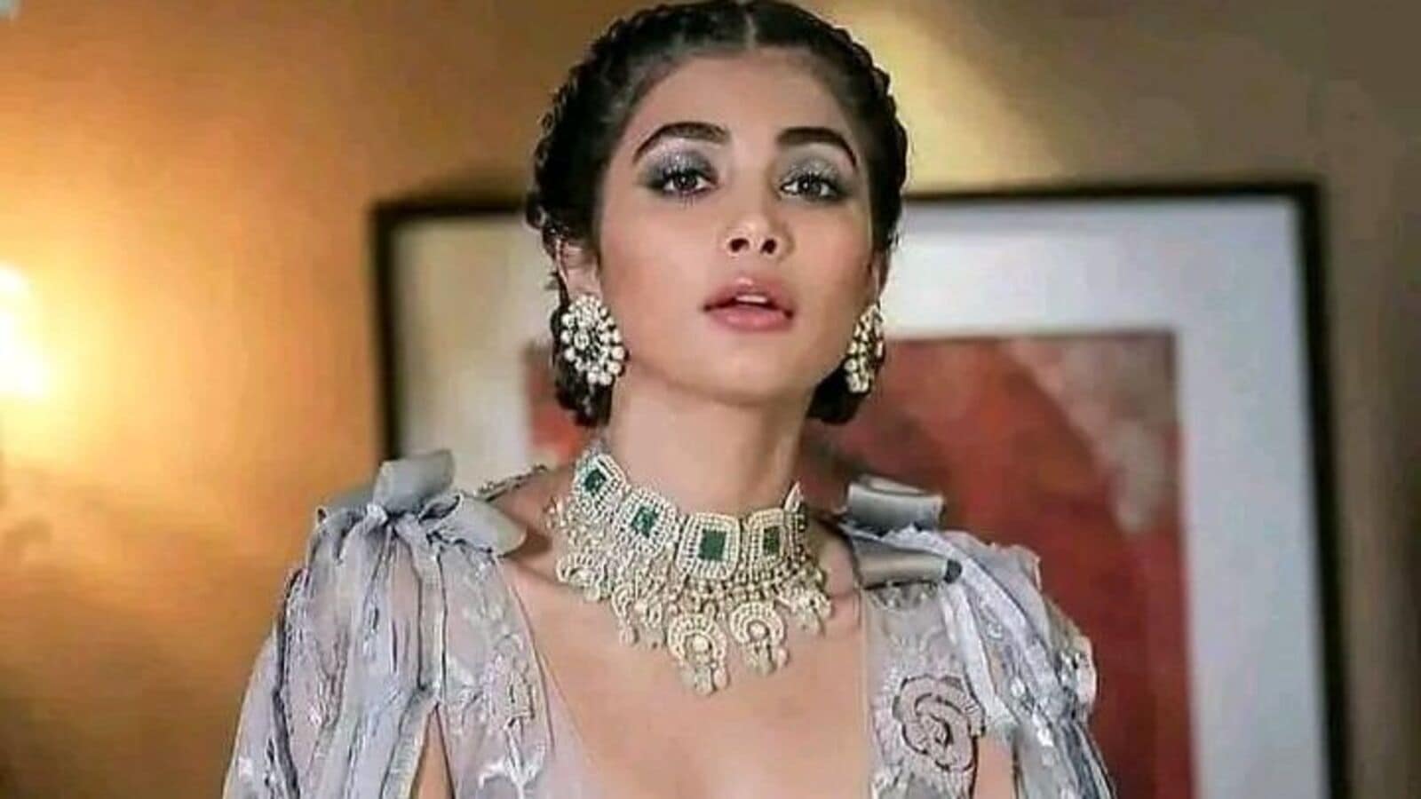 Pooja Hegde: అల వైకుంఠపురంలో తమిళ సినిమా అట.. నోరు జారిన పూజాను ఆడుకుంటున్న నెటిజన్లు