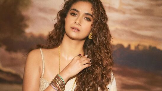 ధర్మరాజ్ శెట్టి దర్శకత్వం వహించిన ఈ వెబ్ సిరీస్ ను యశ్ రాజ్ ఫిలిమ్స్ నిర్మించింది. ఓటీటీ ప్లాట్ ఫామ్ లో విడుదల కానున్న ఈ సిరీస్ విడుదల తేదీ గురించి నెట్ ఫ్లిక్స్ ఎటువంటి సమాచారం ఇవ్వలేదు.
