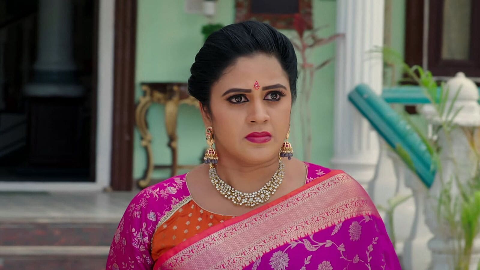 Illu Illalu Pillalu Today Episode: ఒక్క‌టైన ధీర‌జ్‌, ప్రేమ -న‌ర్మ‌ద ప్లాన్ వ‌ర్క‌వుట్ -సేనాప‌తికి బుద్దిచెప్పిన రామ‌రాజు