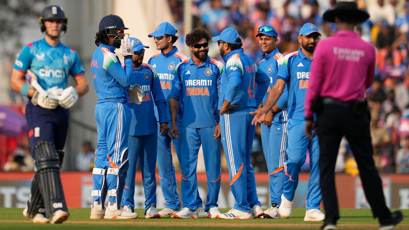 Ind vs Eng 1st ODI Live: ఇంగ్లండ్‌ను కట్టడి చేసిన టీమిండియా బౌలర్లు.. తొలి వన్డేలో టార్గెట్ ఎంతంటే?